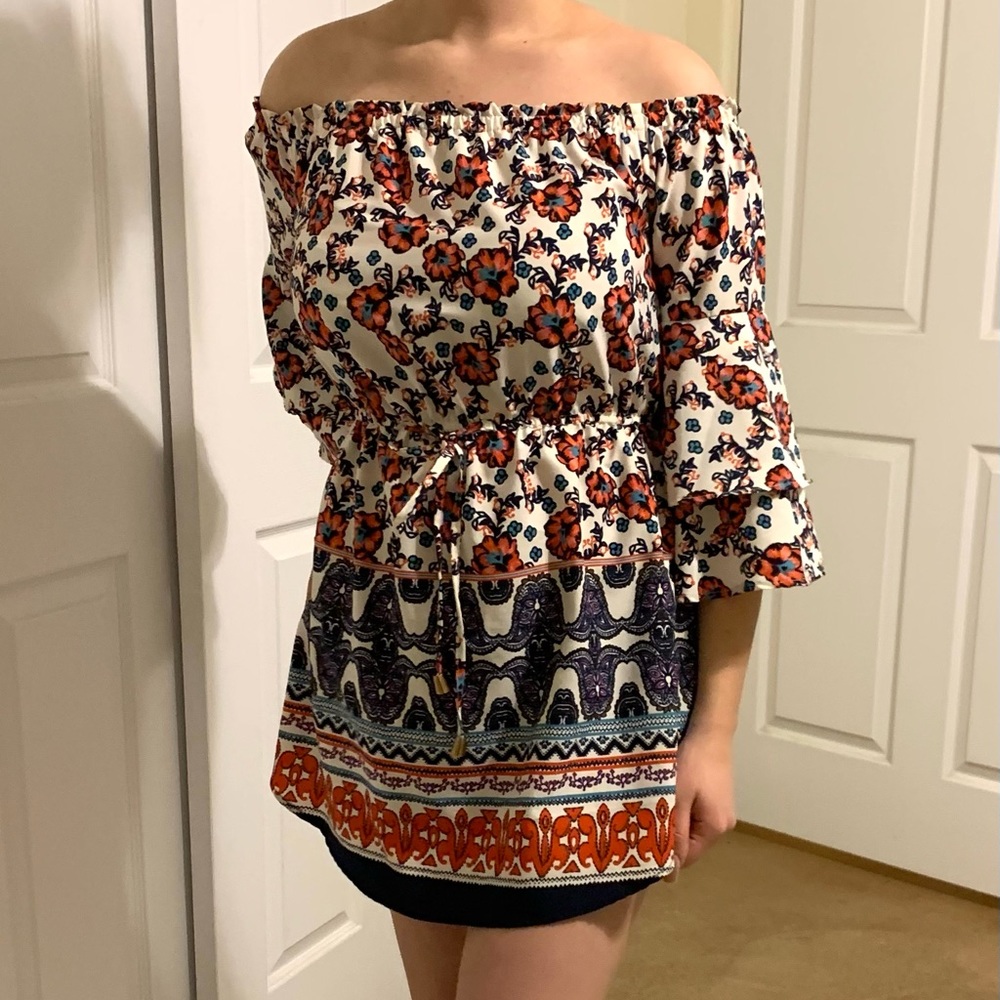 Hint of Blush Dress, Short, U shape Cut, Flare Sleeves, size S